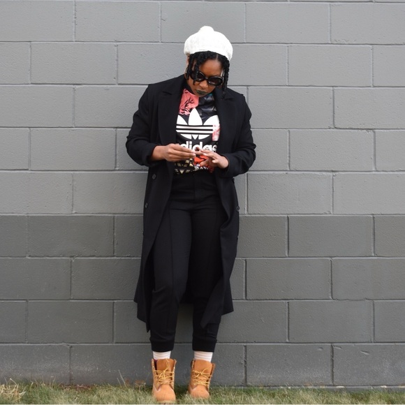 Fun Fashions Live Shows!!! est 💃🏽♥️🥳 - Picture 4 of 4